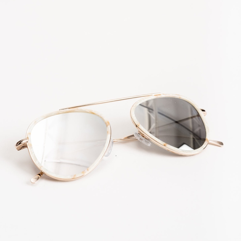 Authentic ILLESTEVA Women Dorchester Sunglasses Savannah Cream Marble/Gold